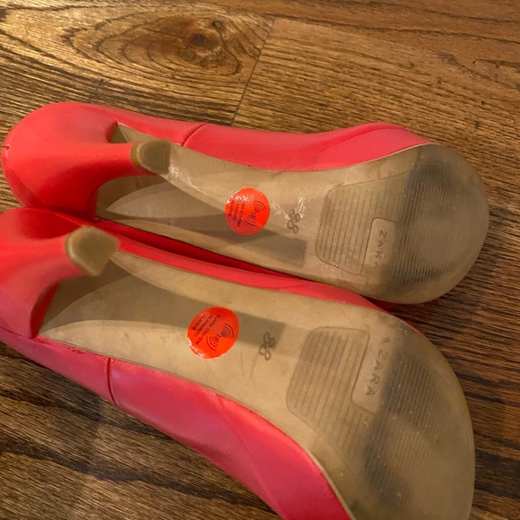 NWOT Zara Peep Toe Pump size 7.5 /38 color red - Picture 4 of 4